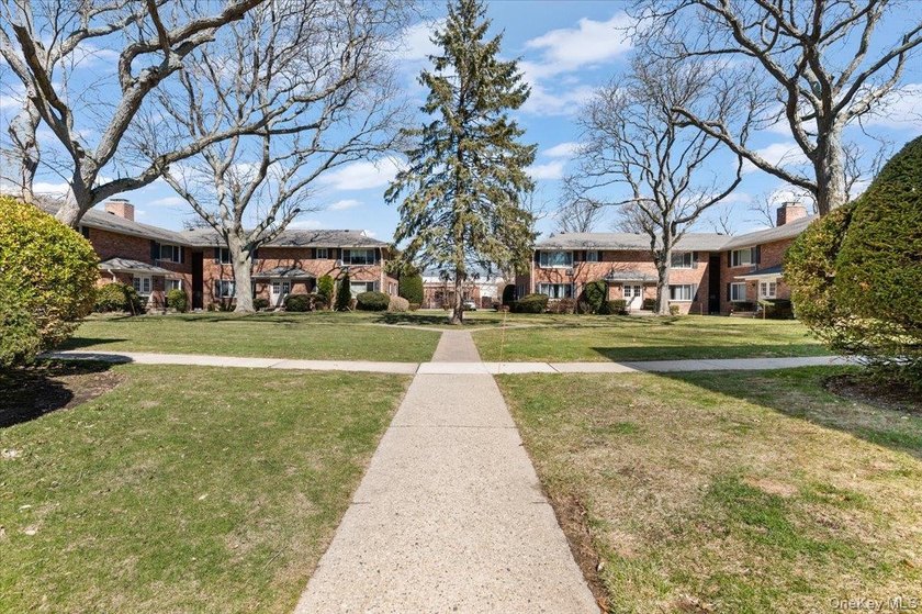 Welcome to this bright and spacious 1-bedroom co-op at The - photo 14