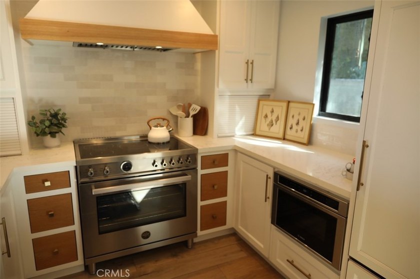 This newly renovated, fully furnished villa in Blue Lagoon - photo 7