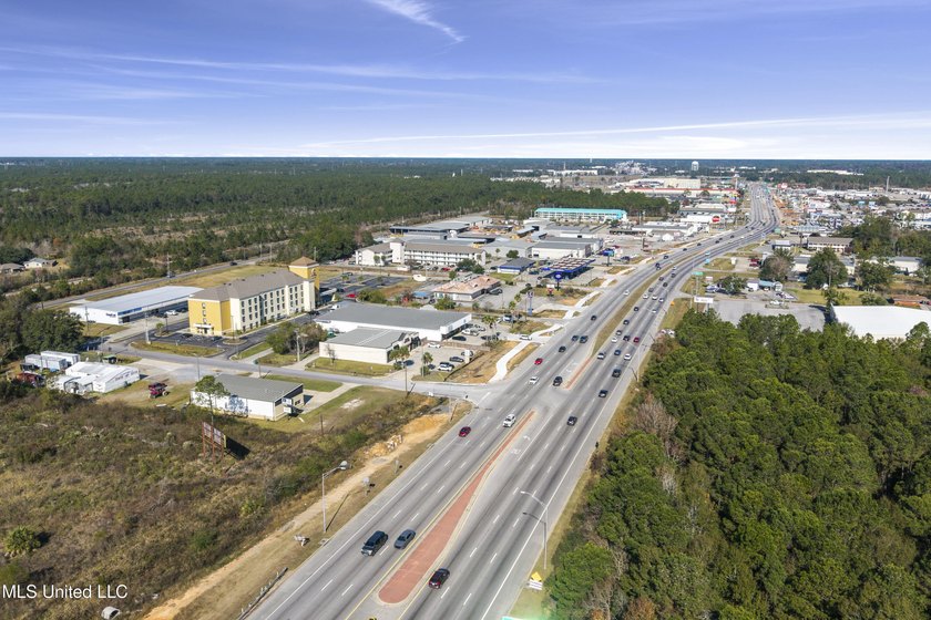 This versatile commercial investment property features multiple - photo 25