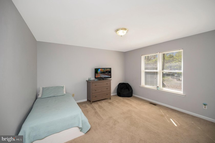 **Back on the market due to no fault of the seller** Welcome to - photo 12