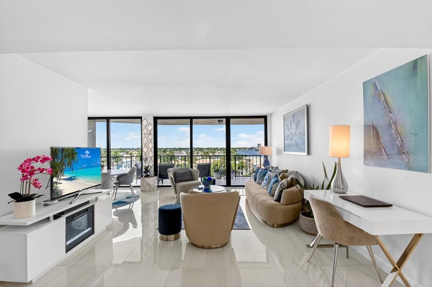Wake up to breathtaking Intracoastal views from this upgraded - photo 7
