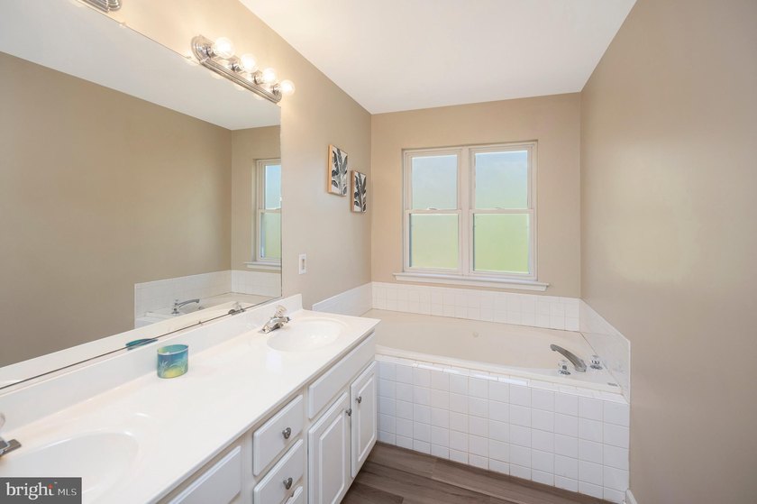 **Back on the market due to no fault of the seller** Welcome to - photo 21