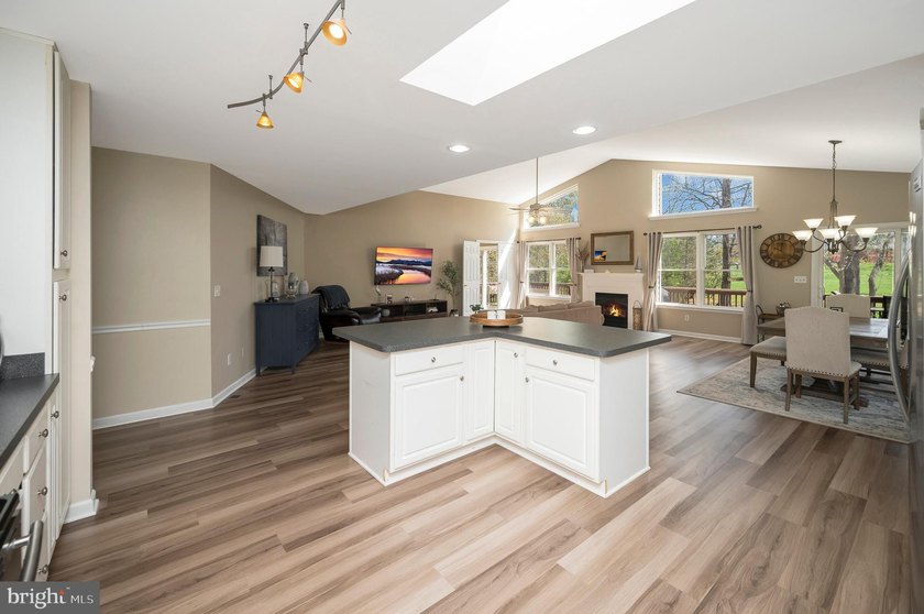 **Back on the market due to no fault of the seller** Welcome to - photo 26