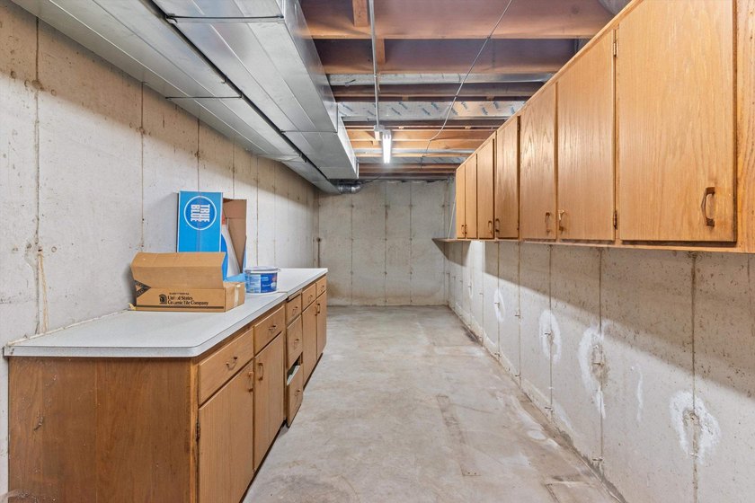 Tucked into an established northside neighborhood, this charming - photo 28