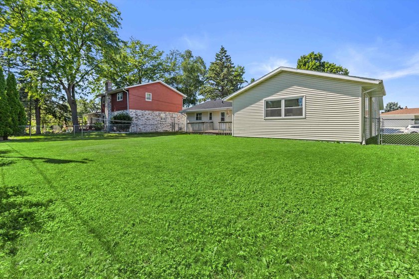 Tucked into an established northside neighborhood, this charming - photo 30