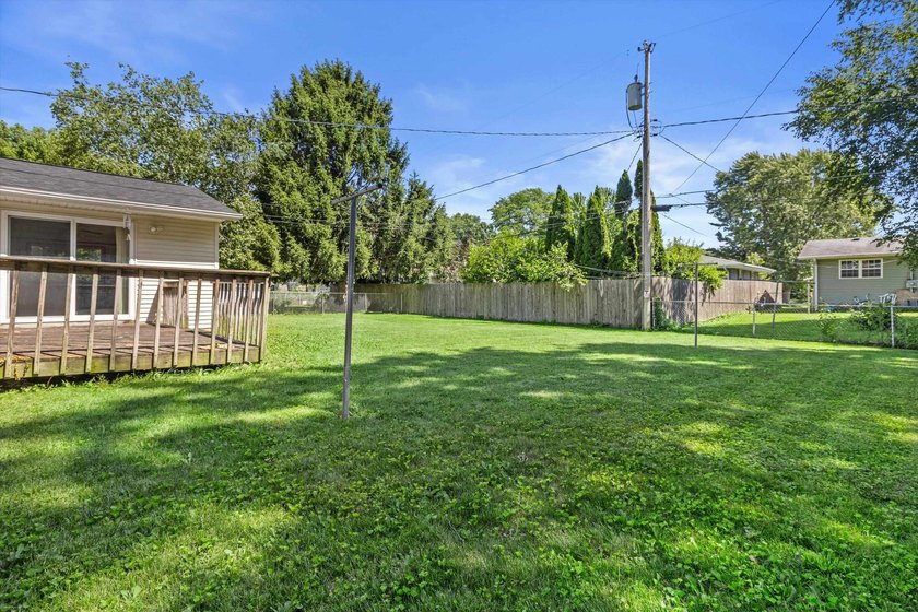 Tucked into an established northside neighborhood, this charming - photo 34