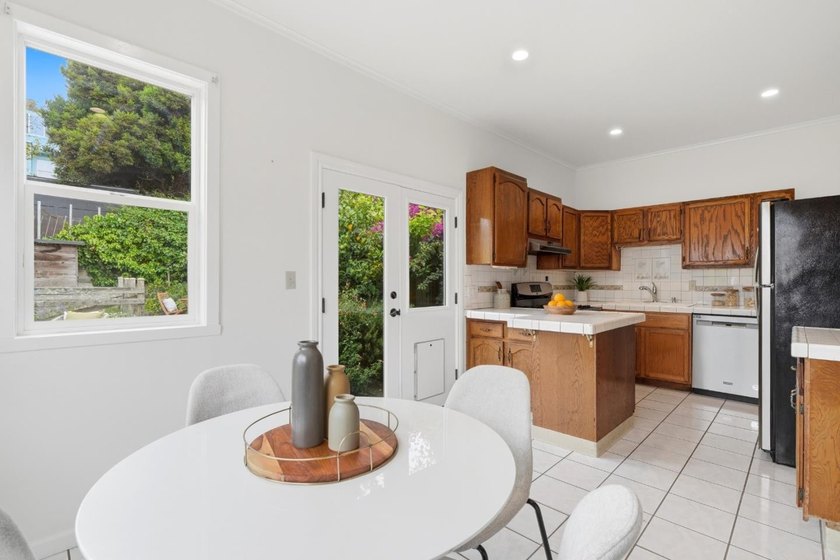 A charming residence nestled in SF's vibrant Excelsior - photo 12