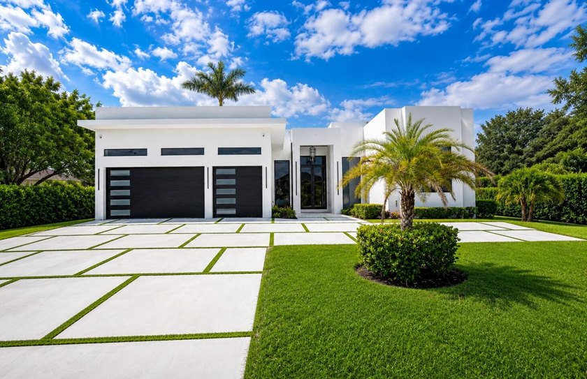 Welcome to this unique and luxurious modern Estate in Plantation - photo 3