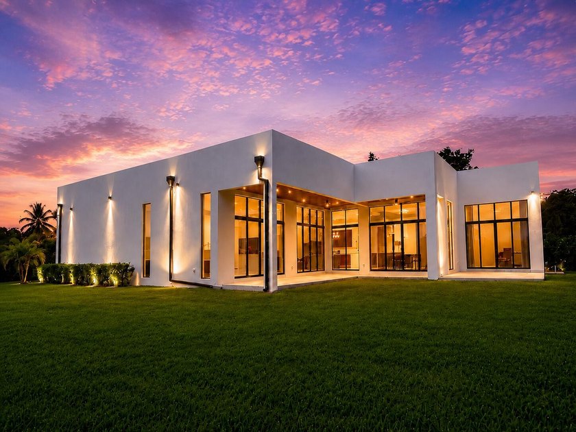 Welcome to this unique and luxurious modern Estate in Plantation - photo 8