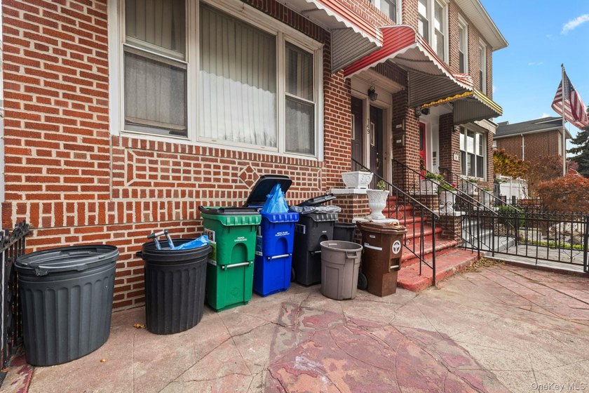 Unlock the potential of this solid three-unit brick building - photo 7