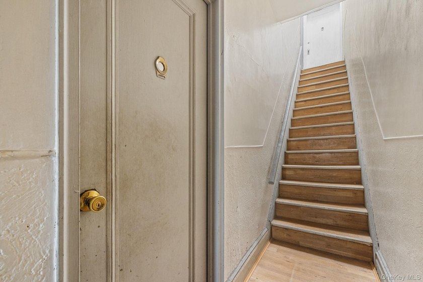 Unlock the potential of this solid three-unit brick building - photo 8