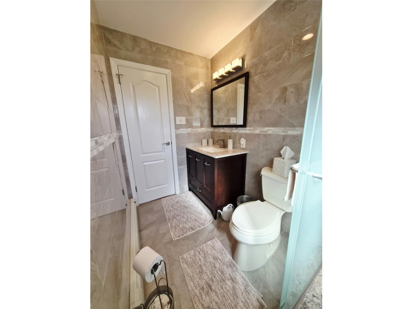 Welcome to this exceptional 6-bedroom Colonial offers the - photo 20