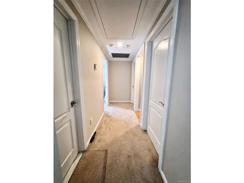 Welcome to this exceptional 6-bedroom Colonial offers the - photo 23