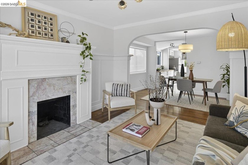 This beautiful Longfellow bungalow lives like a single family - photo 4