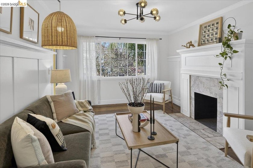 This beautiful Longfellow bungalow lives like a single family - photo 5