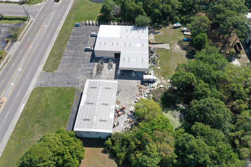Prime Industrial Opportunity with High-Visibility Frontage in - photo 4