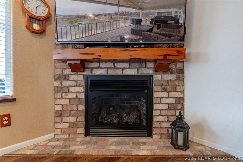 Enjoy easy, low-maintenance living in this spacious 3 bed / 3 - photo 14