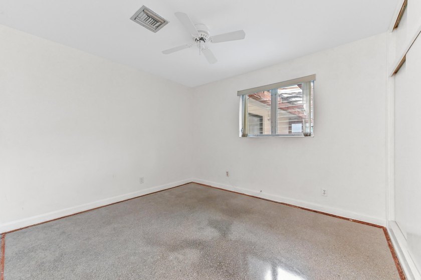 Welcome to this charming 1-story home in Oakland Park, offering - photo 16