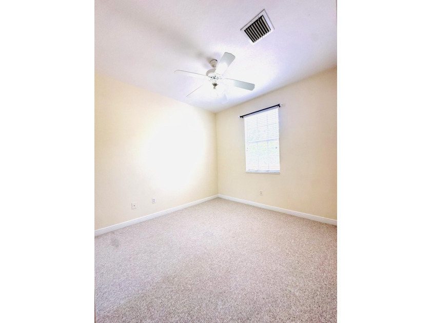 Impeccably maintained and presented in like-new condition, this - photo 30