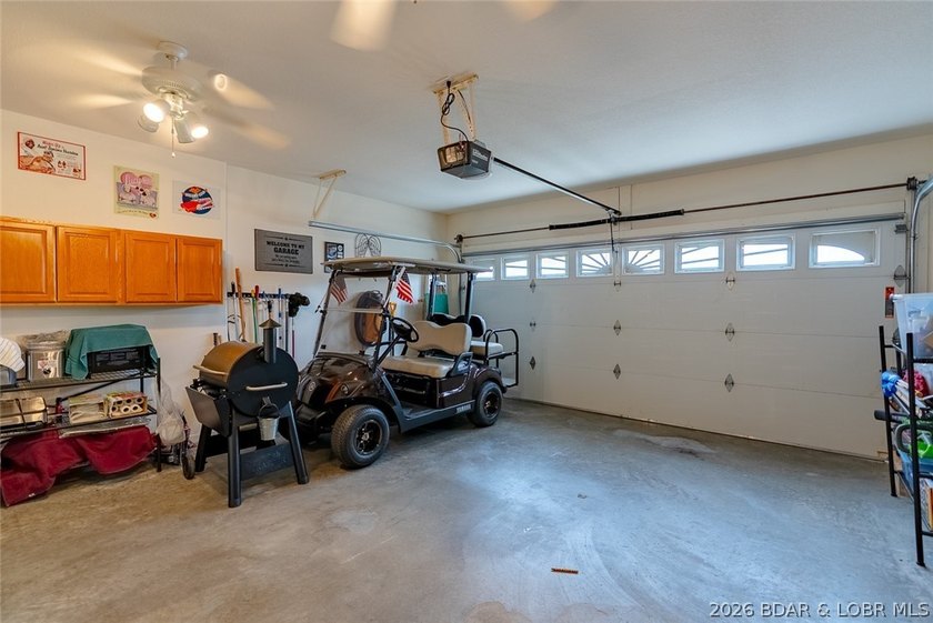 Enjoy easy, low-maintenance living in this spacious 3 bed / 3 - photo 31
