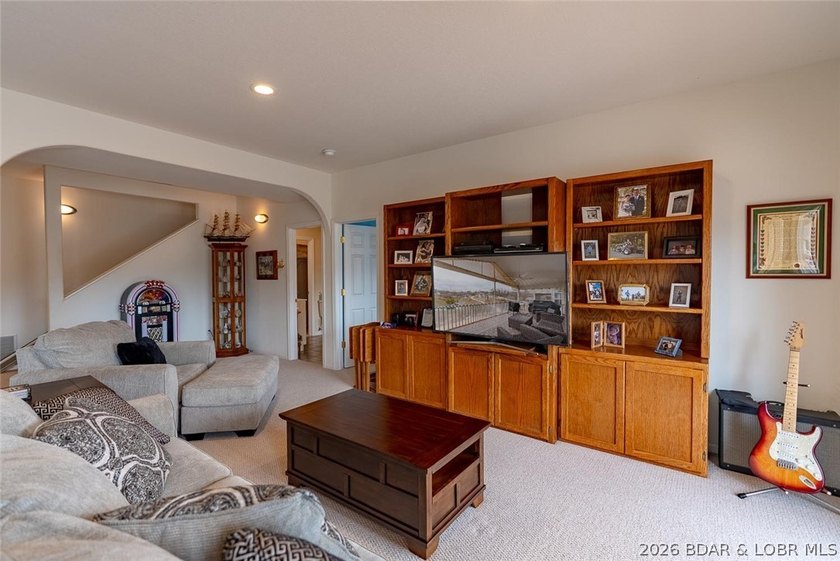 Enjoy easy, low-maintenance living in this spacious 3 bed / 3 - photo 35