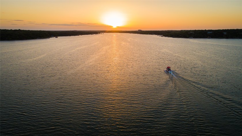 A wonderful opportunity awaits in King's Point Cove subdivison - photo 5
