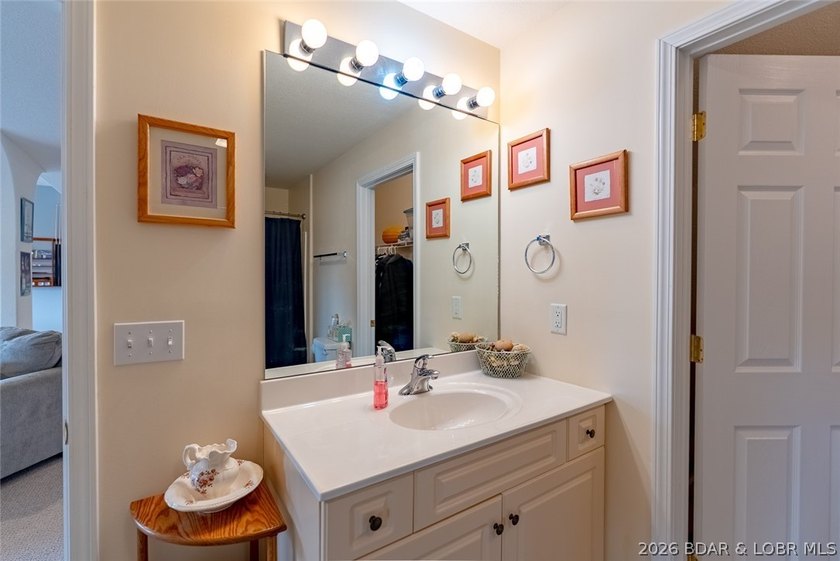 Enjoy easy, low-maintenance living in this spacious 3 bed / 3 - photo 50
