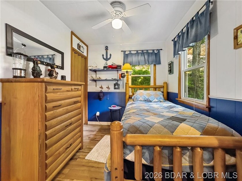 This lake home has it all for 1 price - Boat, 2 PWC's, Paddle - photo 21
