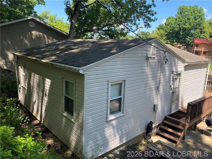 This lake home has it all for 1 price - Boat, 2 PWC's, Paddle - photo 33
