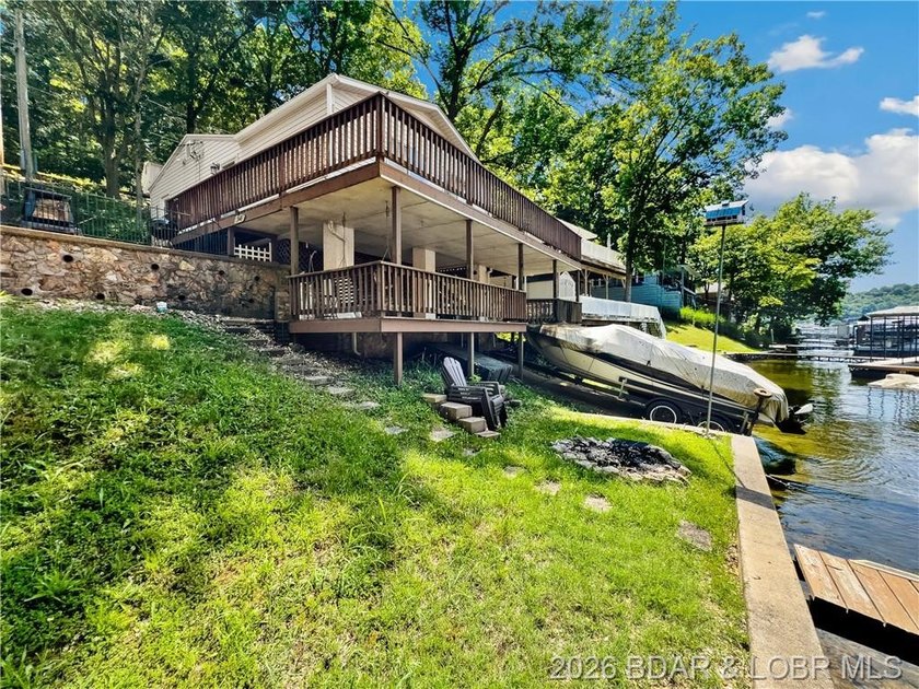 This lake home has it all for 1 price - Boat, 2 PWC's, Paddle - photo 36