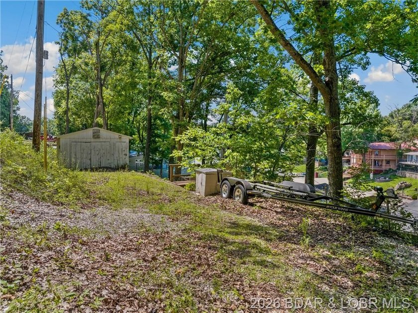 This lake home has it all for 1 price - Boat, 2 PWC's, Paddle - photo 38