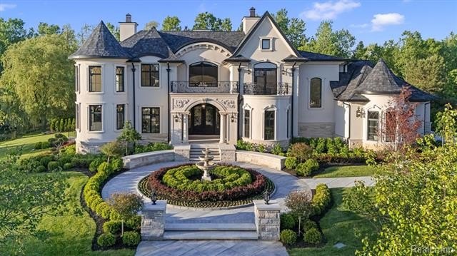 NEW CONSTRUCTION. Experience elevated luxury living in this - photo 3