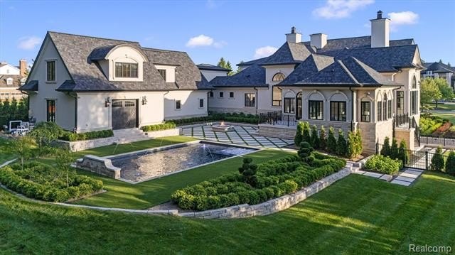 NEW CONSTRUCTION. Experience elevated luxury living in this - photo 4