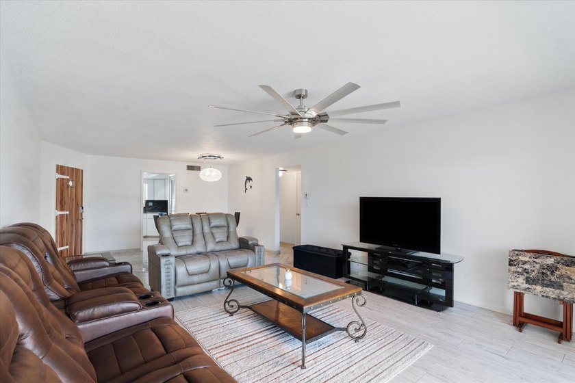 Prime Waterfront Condo in North Palm Beach Condo Features - photo 6