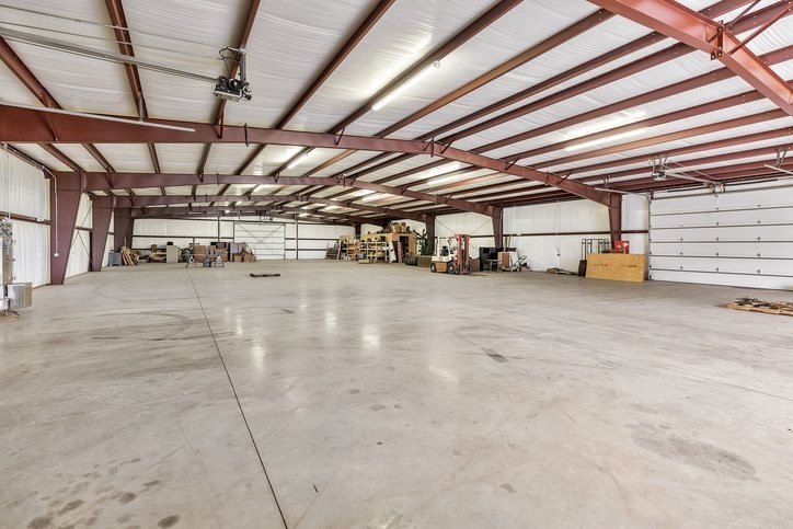 Great opportunity! 5.07 acres, approx 3+- acres fenced, balance - photo 17