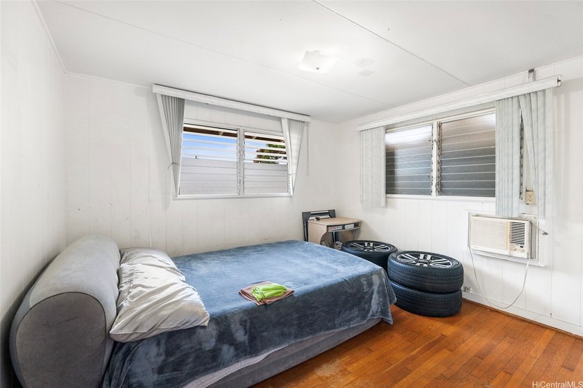 To be sold together with 94-815 Waipahu Street, this BMX-3 zoned - photo 20