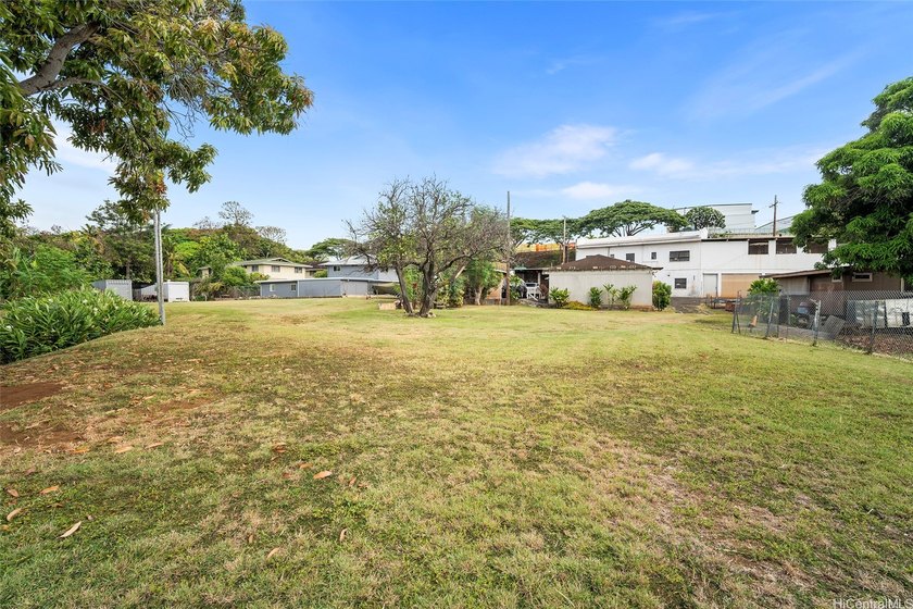 To be sold together with 94-815 Waipahu Street, this BMX-3 zoned - photo 23