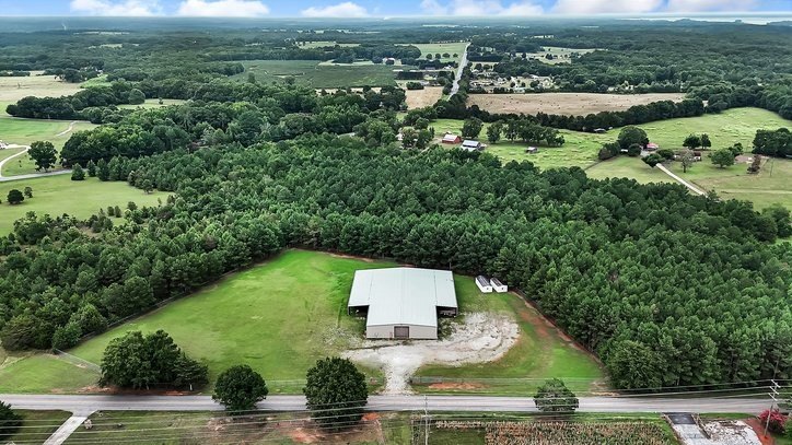Great opportunity! 5.07 acres, approx 3+- acres fenced, balance - photo 25