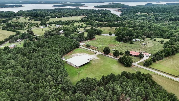 Great opportunity! 5.07 acres, approx 3+- acres fenced, balance - photo 29
