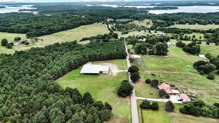 Great opportunity! 5.07 acres, approx 3+- acres fenced, balance - photo 30
