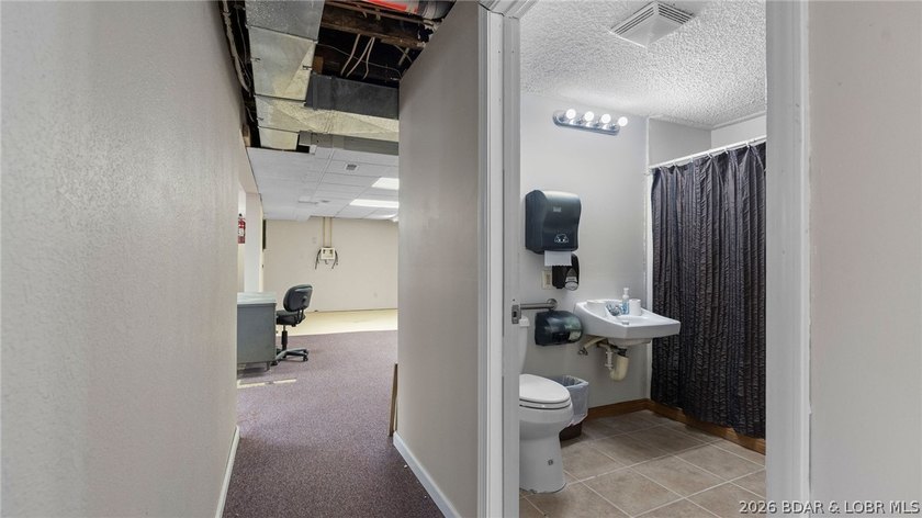 Located in the heart of bustling Osage Beach and off of Hwy 54 - photo 40