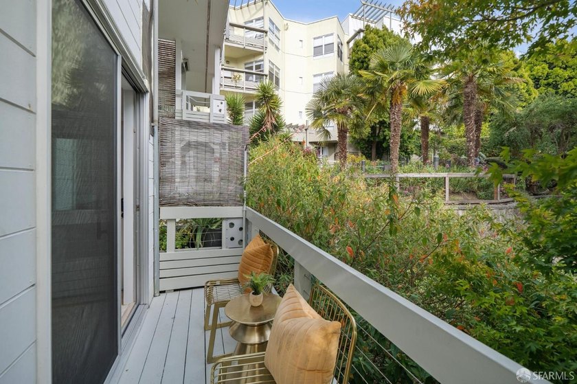 Location, Light and Excellence! This updated two-story condo - photo 6