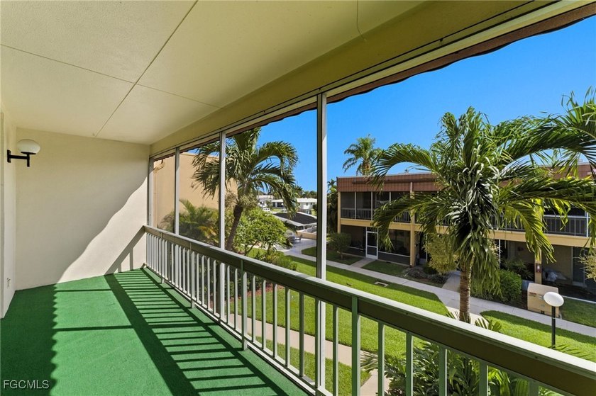 MASSIVE PRICE REDUCTION - MOTIVATED SELLER - TURNKEY TOWNHOME - - photo 22