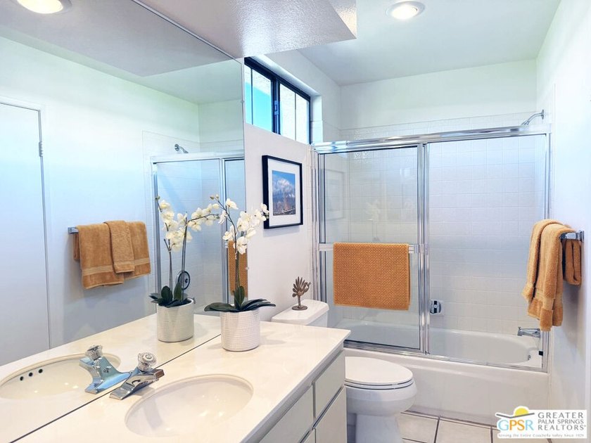 Welcome to relaxed desert living in this beautifully updated - photo 11