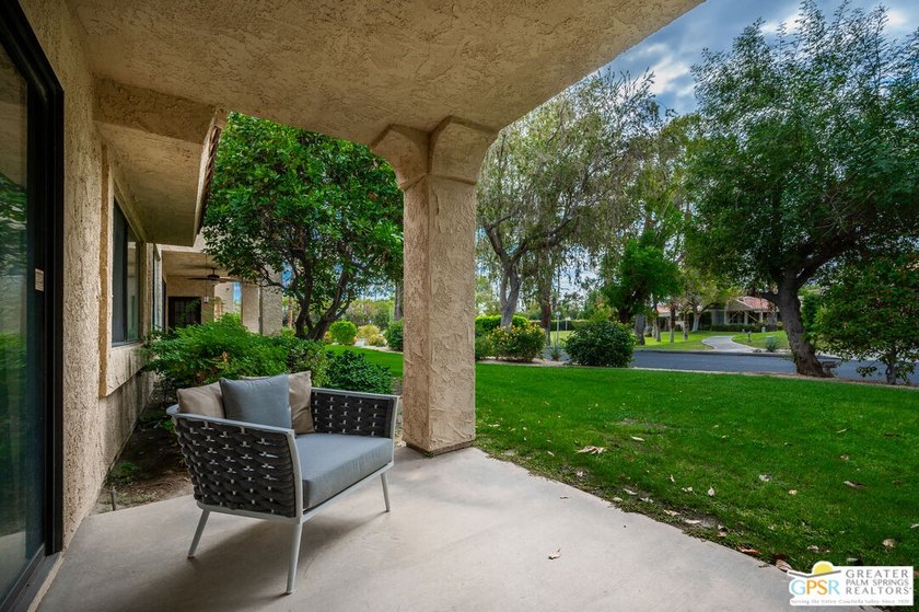 Welcome to relaxed desert living in this beautifully updated - photo 18