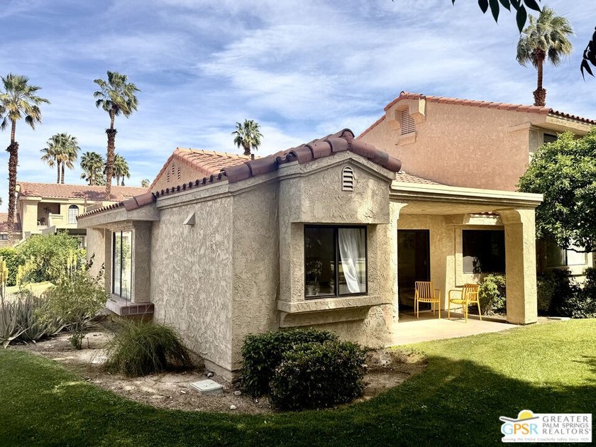 Welcome to relaxed desert living in this beautifully updated - photo 20