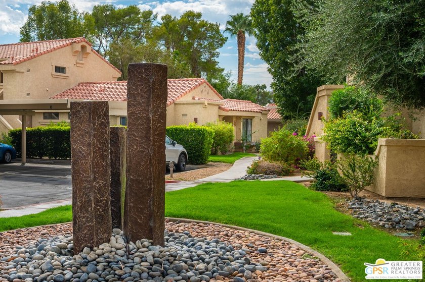 Welcome to relaxed desert living in this beautifully updated - photo 25