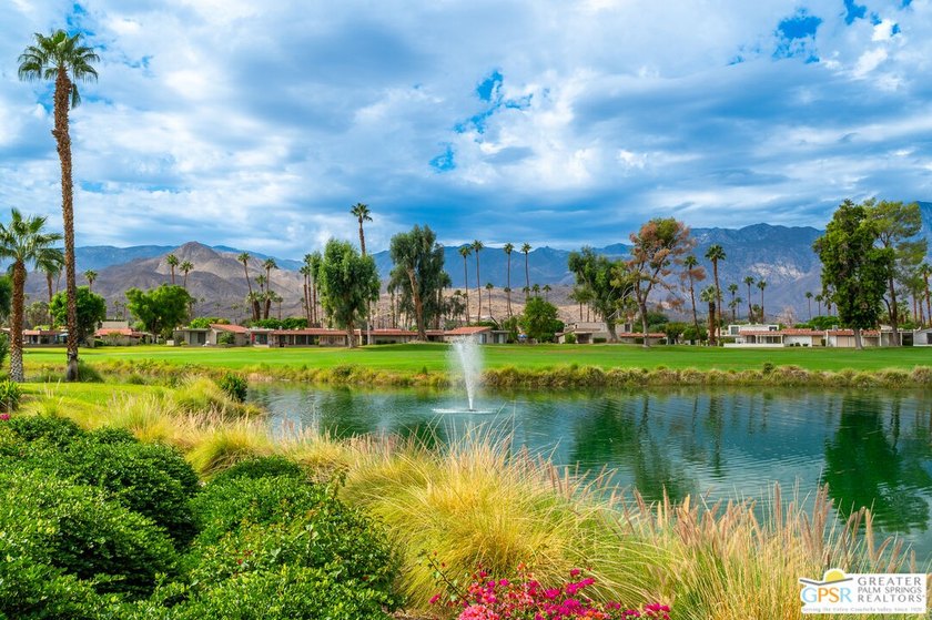 Welcome to relaxed desert living in this beautifully updated - photo 27