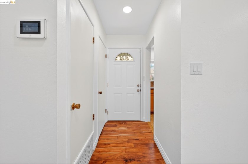 Welcome to 3 Bergwall Way, a lovingly maintained single-story - photo 8