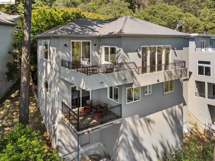 TRANSPARENT PRICING! Built in 2001 and thoughtfully designed to - photo 3